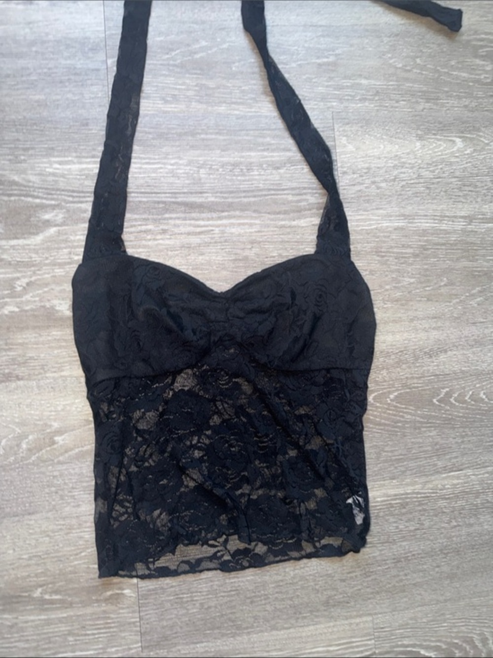 ReoRia Black Floral Lace Halter Crop